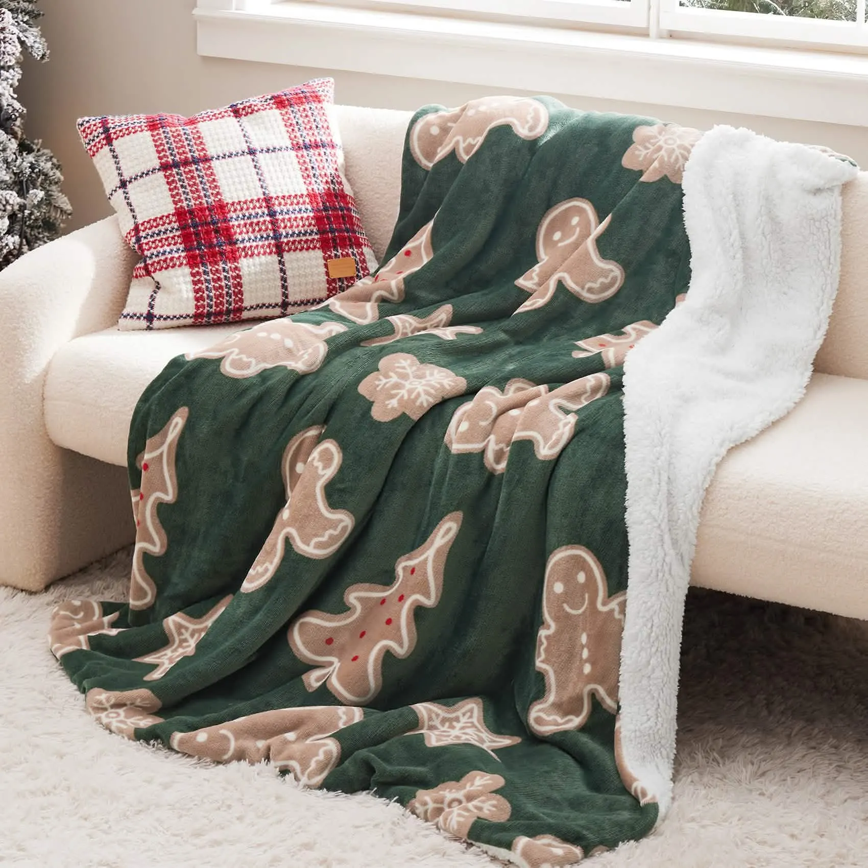 Bedsure Christmas Gingerbread Green Sherpa Throw Blanket