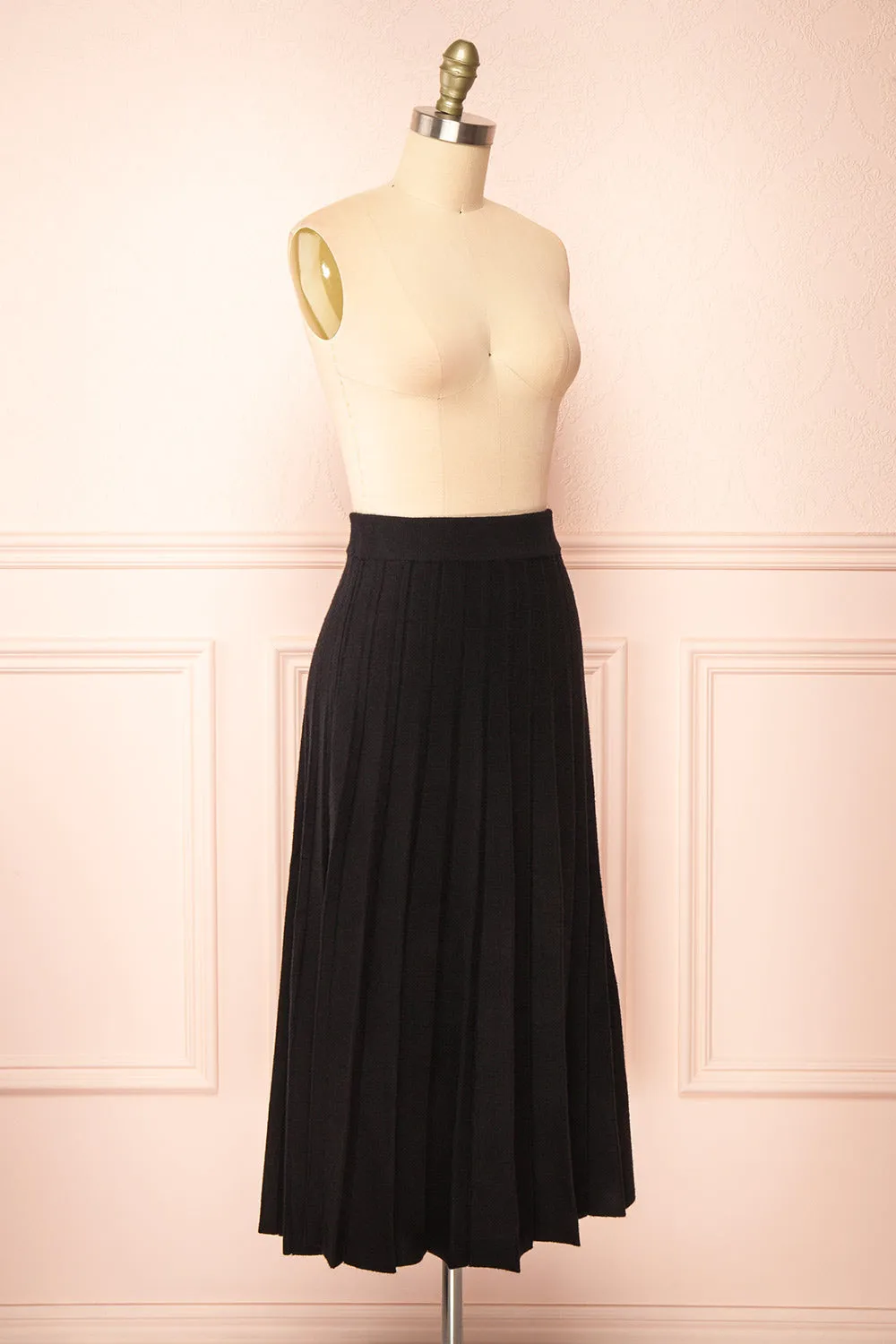 Neve Black | Midi Knit Pleated Skirt